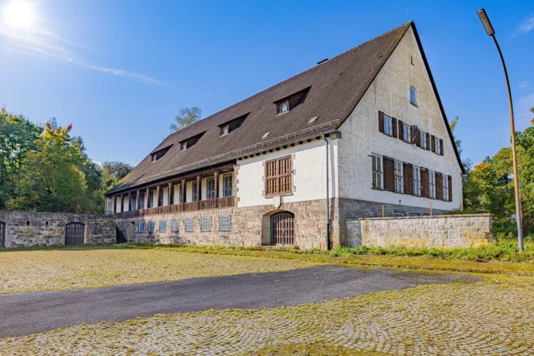 Ihre Geschäftsidee mit Historie: 
1.300qm Fläche für Hochzeit, Tagung, Büro und mehr!