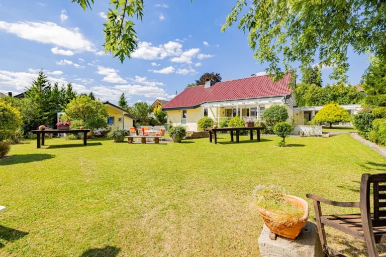 Ihr Urlaub für Zuhause: Leben im Paradies mit grüner XXL-Terrasse!