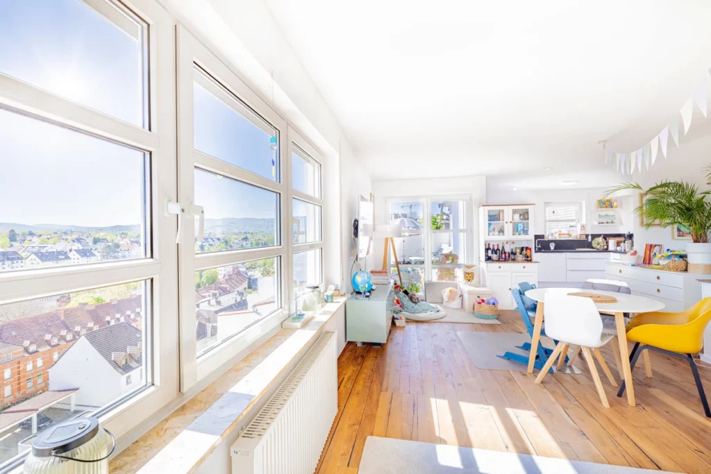 Thronen anstatt Wohnen: 
Ihre Penthouse mit Blick über die Stadt!