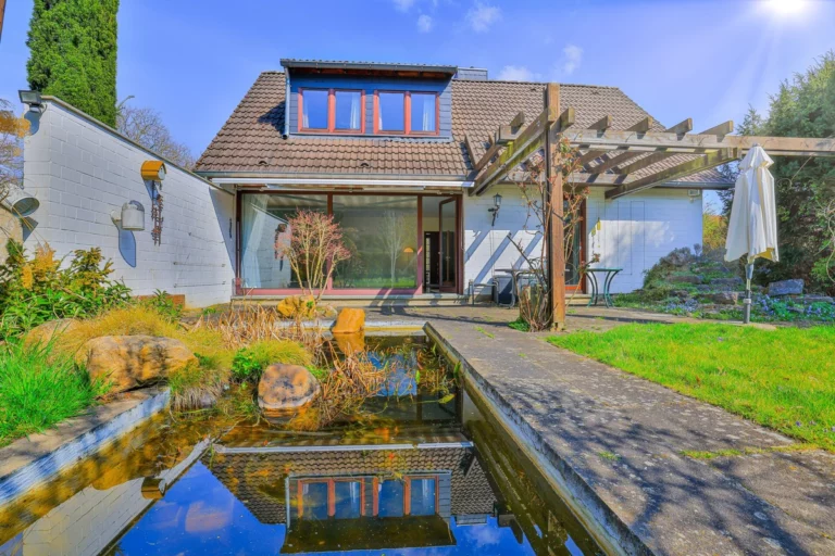 DAS Haus für die Familie mit Galerie & Traumgarten