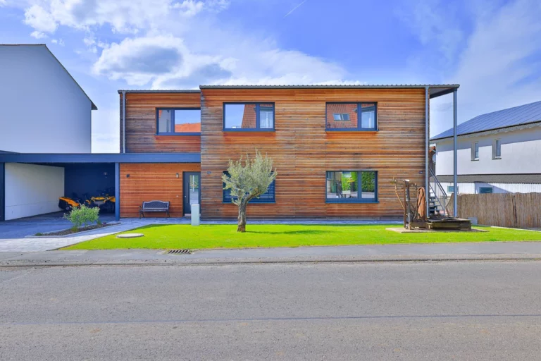 Stil trifft Nachhaltigkeit: Architektenhaus mit Naturparadies!